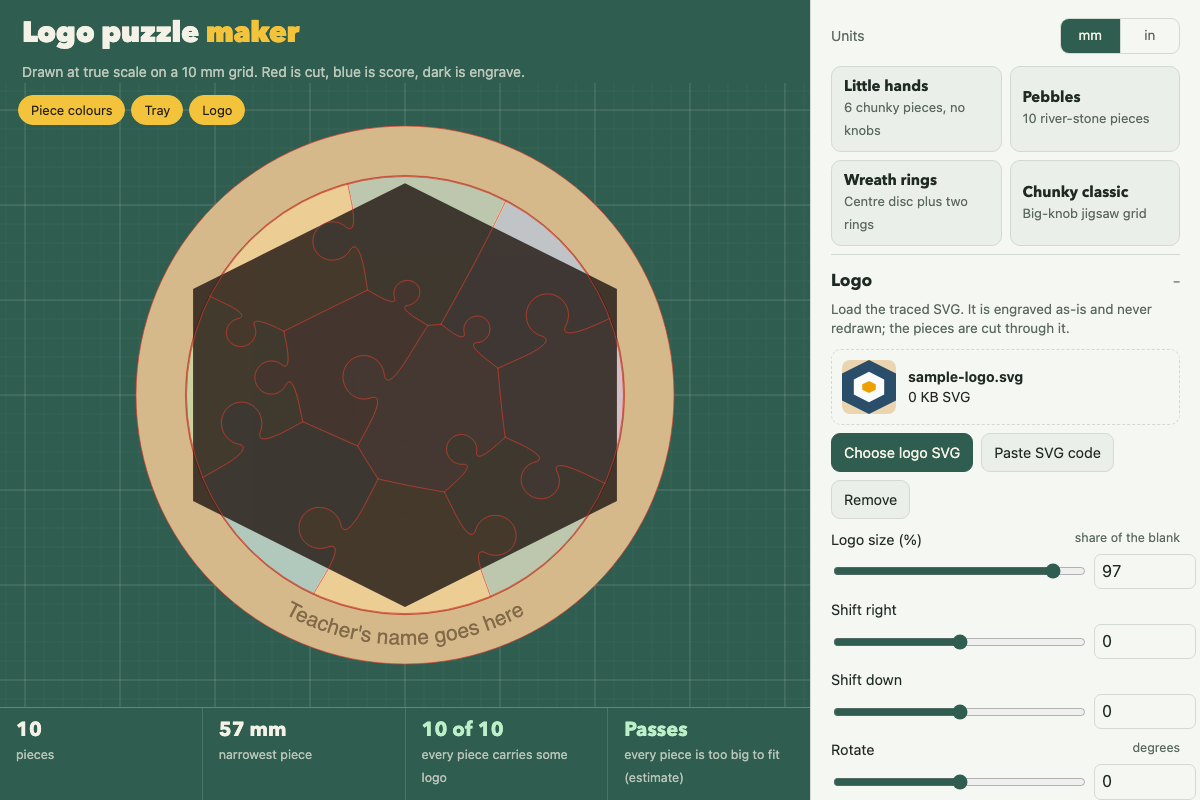 Logo puzzle maker: a screenshot of the tool with its default settings